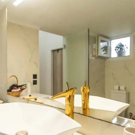 Victoria's Corfu Лефкими