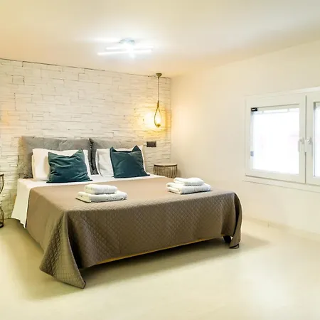 Victoria's Corfu * Lefkimi